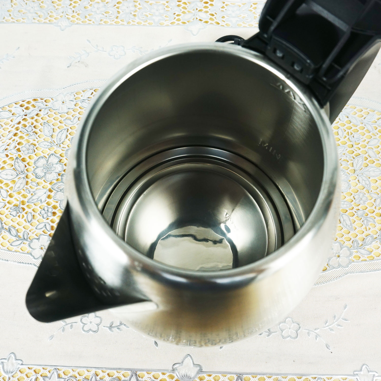Ấm siêu tốc Sanaky 1.8 lít SNK18NS