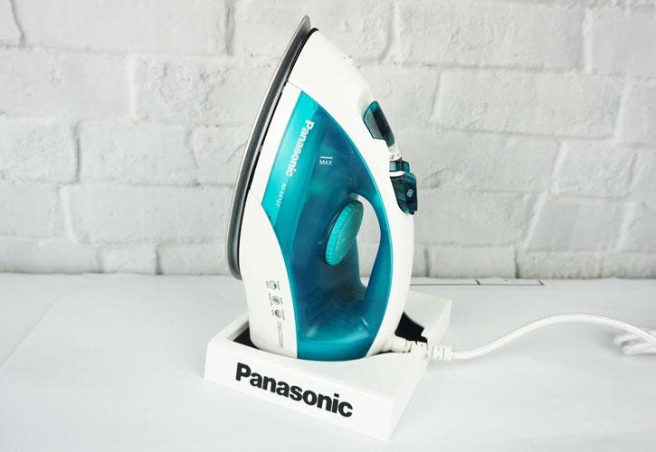 Bàn là hơi nước Panasonic NI-E410TMRA