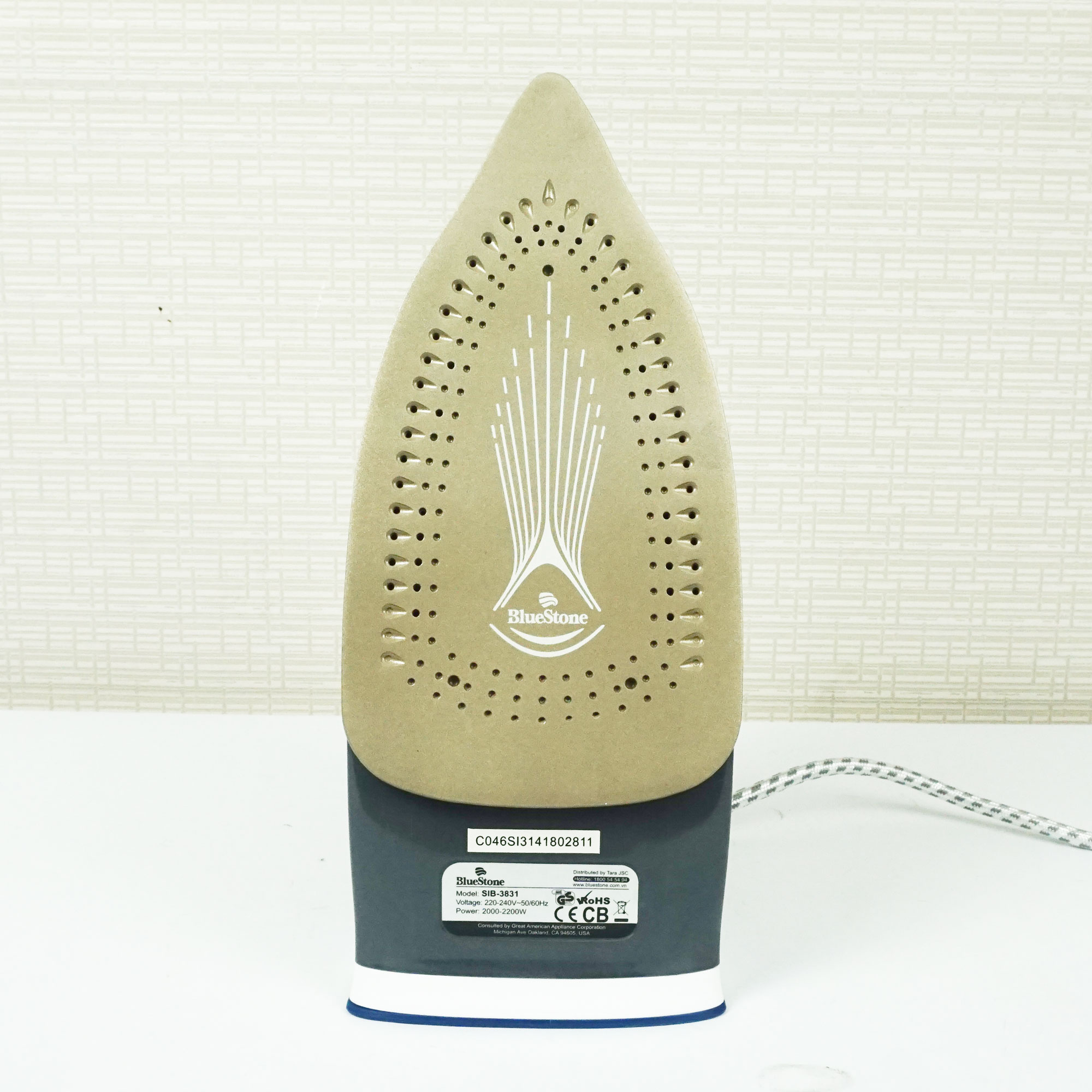 Bàn là hơi nước Bluestone SIB-3831 công suất 2400W