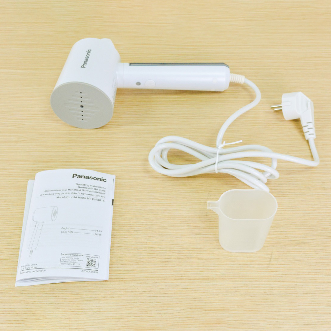 Bàn là hơi nước cầm tay Panasonic NI-GHD015WRA