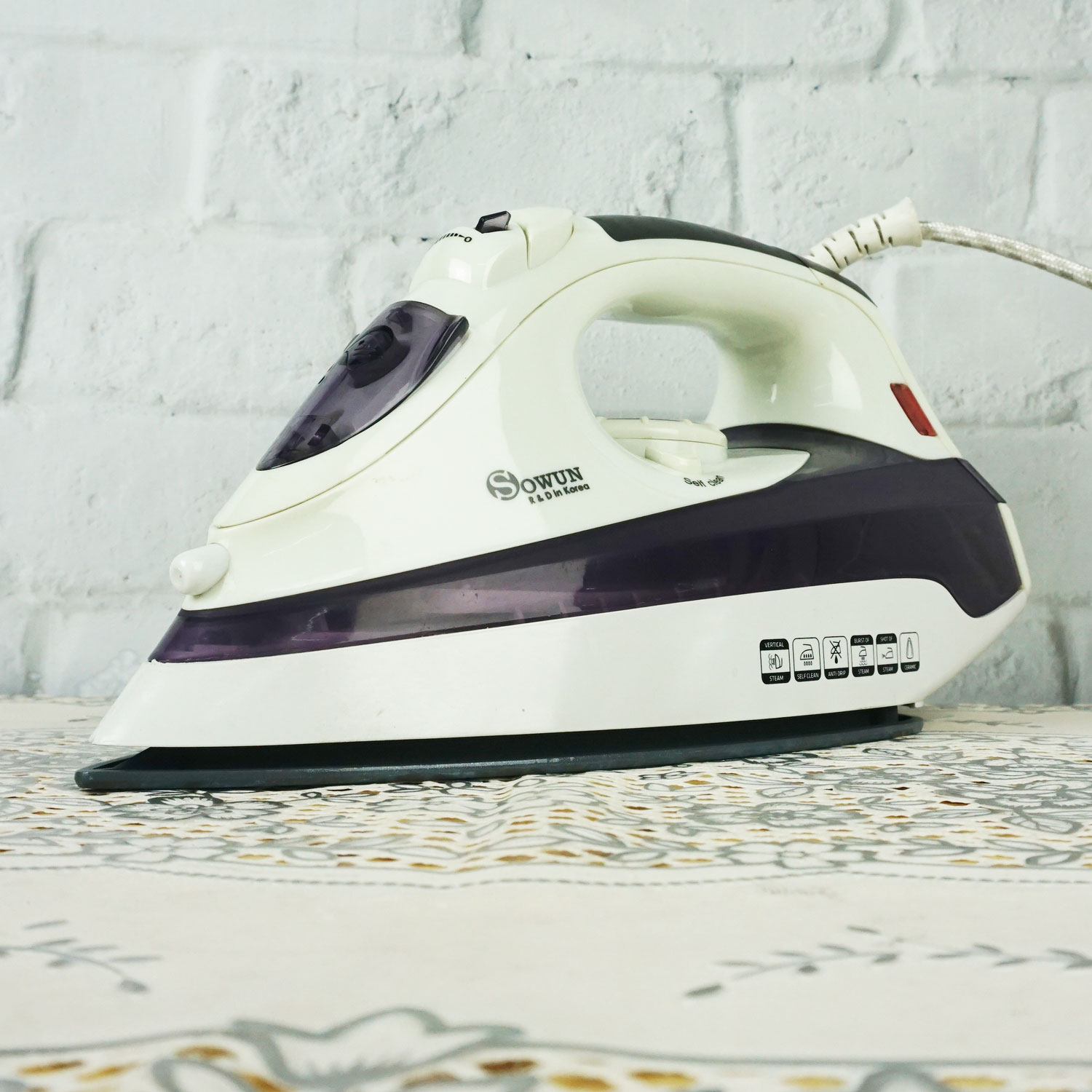 Bàn là hơi nước Sowun SW408 công suất 1900W