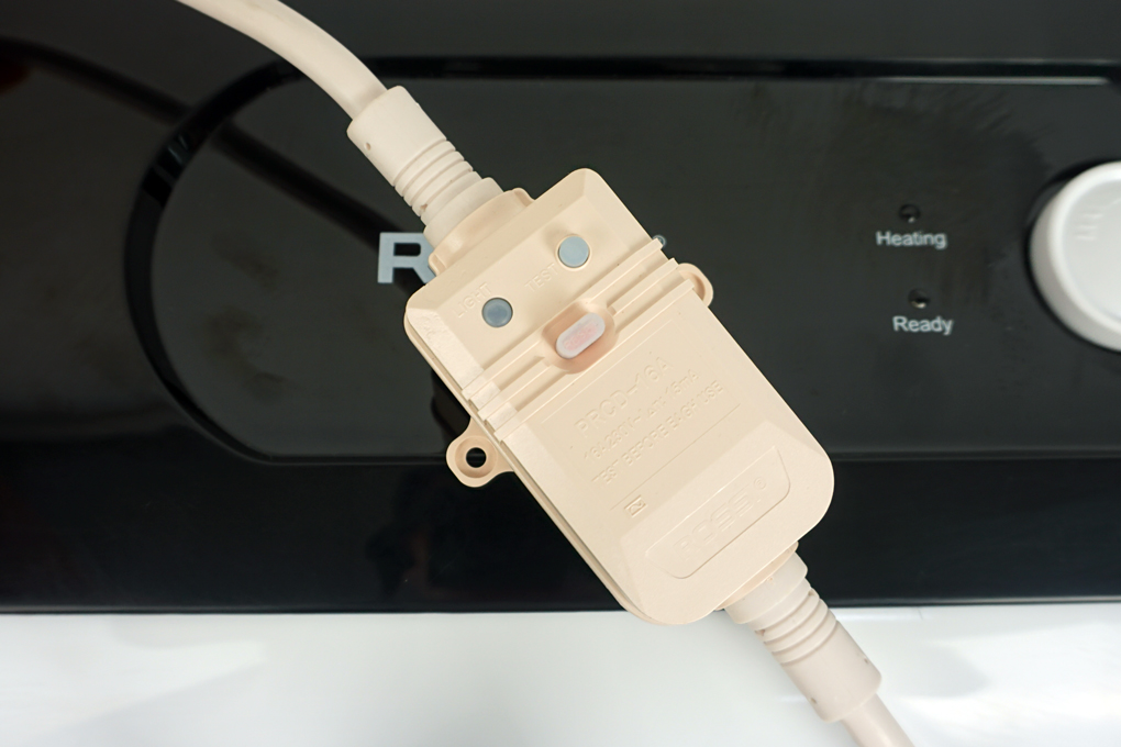 chống r&ograve; điện ELCB