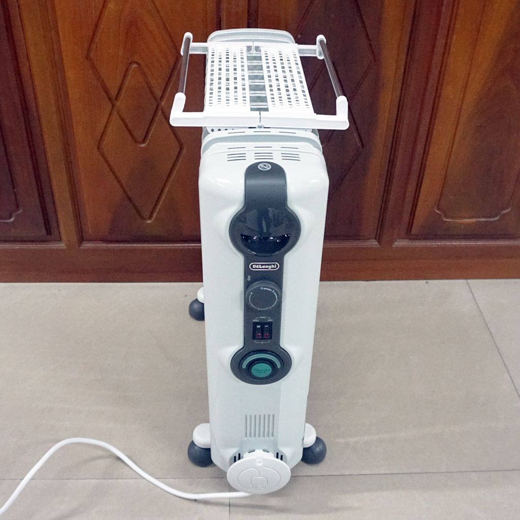 Máy sưởi dầu 12 thanh Delonghi TRRS1225C