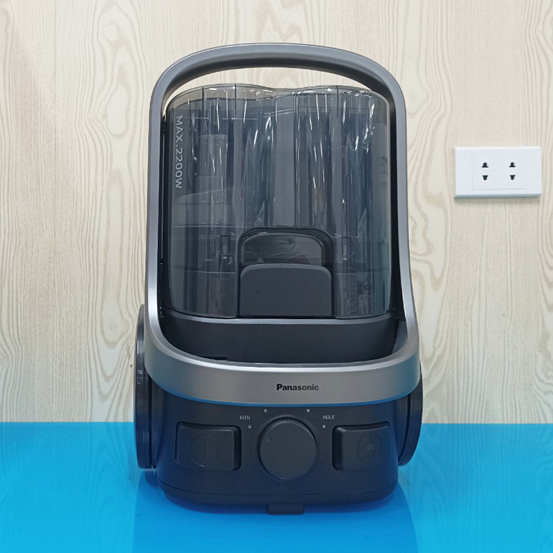 Máy hút bụi Panasonic 2200W MC-CL609HN49
