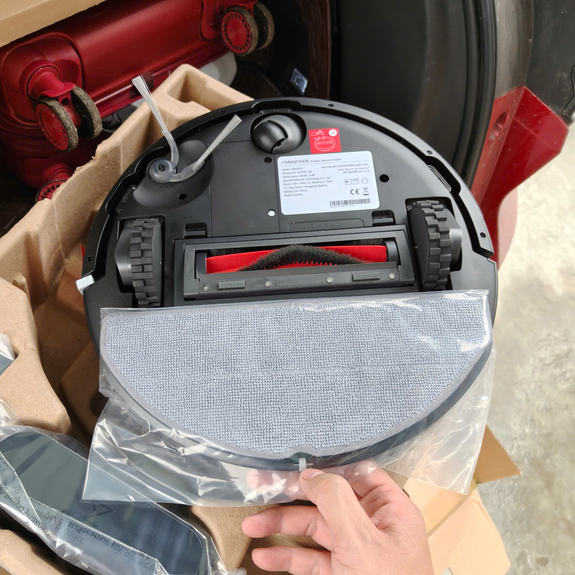 Robot hút bụi, lau nhà Roborock Q7TF52-00, lực hút 10.000Pa