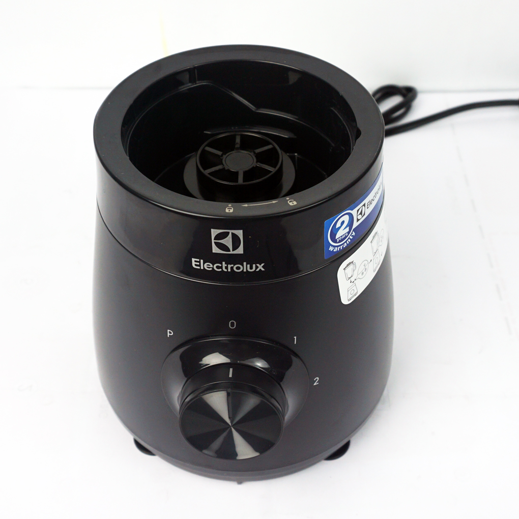 Máy xay sinh tố Electrolux E3TB1- 210K - Cối nhựa