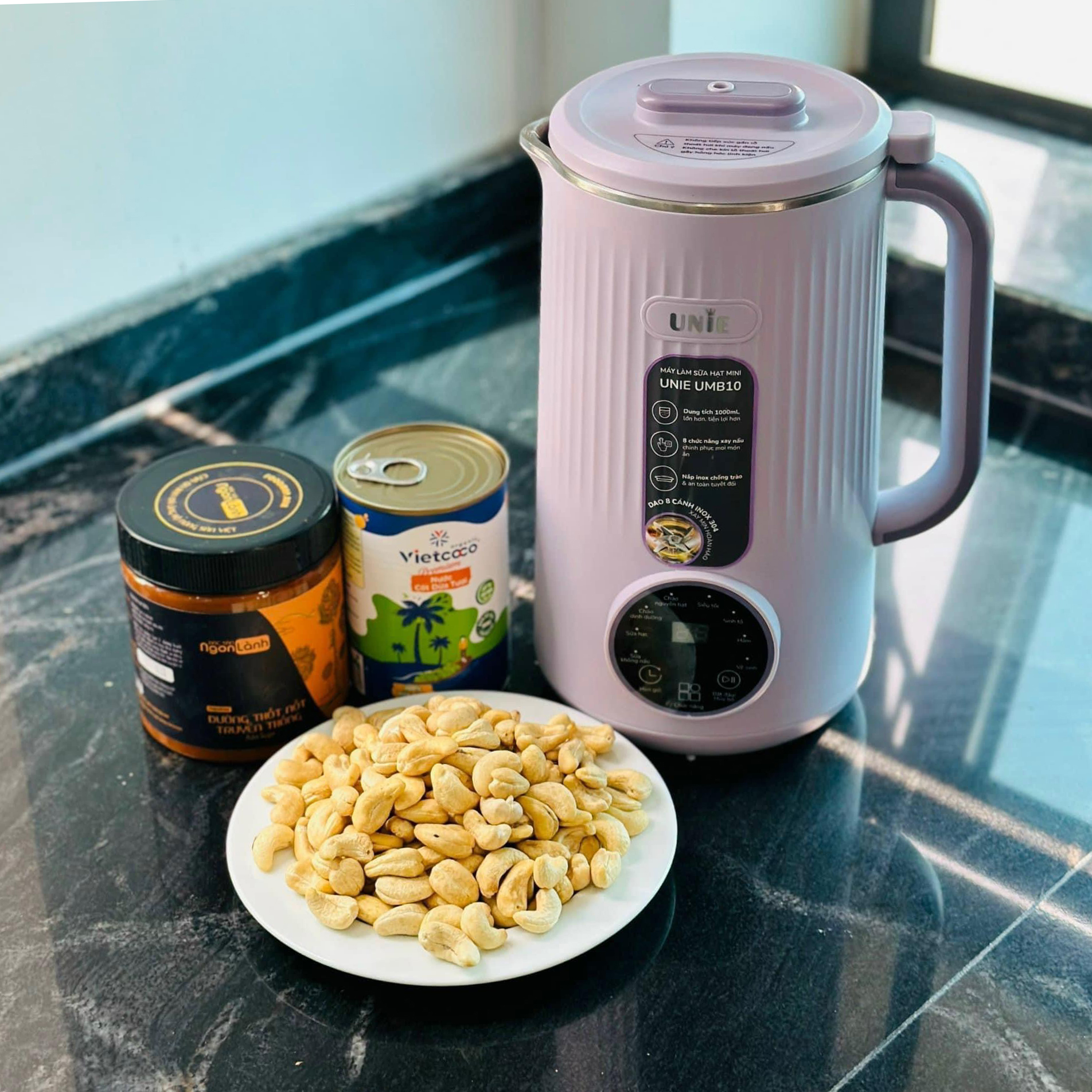 Máy xay sữa hạt UNIE UMB10