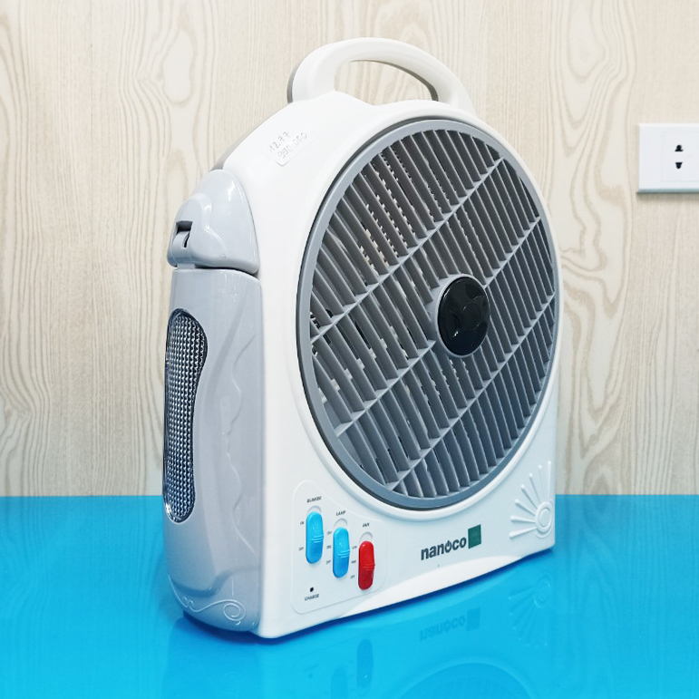 Quạt tích điện Nanoco NRF1277 có đèn LED